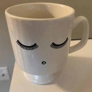 Eyelash mug